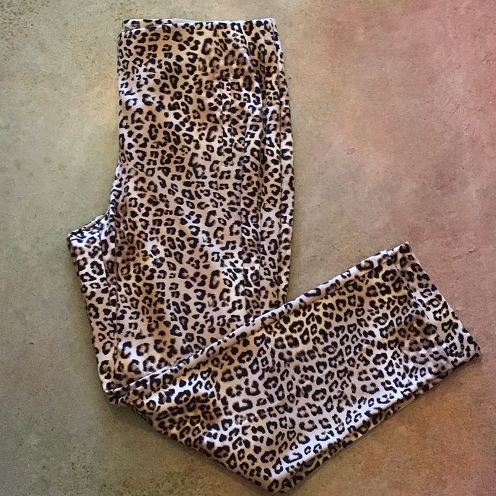 Chico’s So Slimming Juliet Animal Print Slim Leg size 2.5